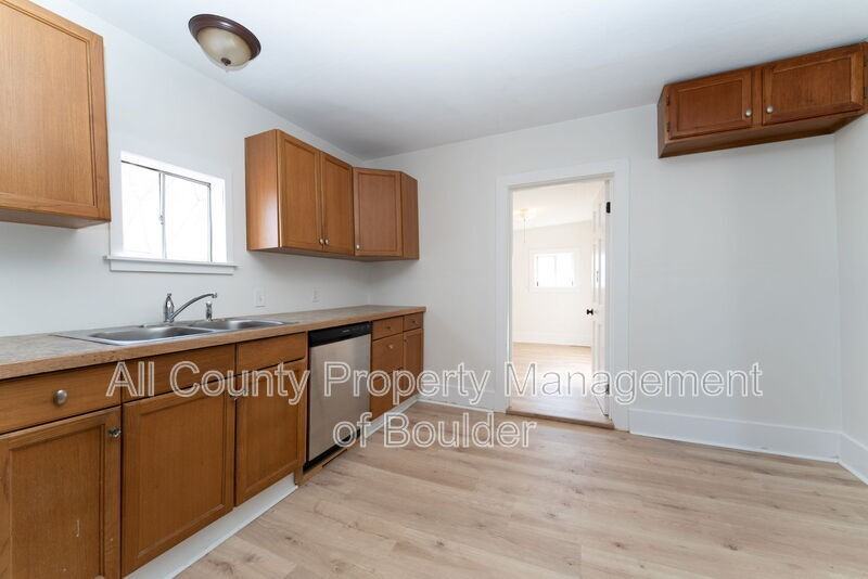 1129 2nd Ave - Photo 3 of 12