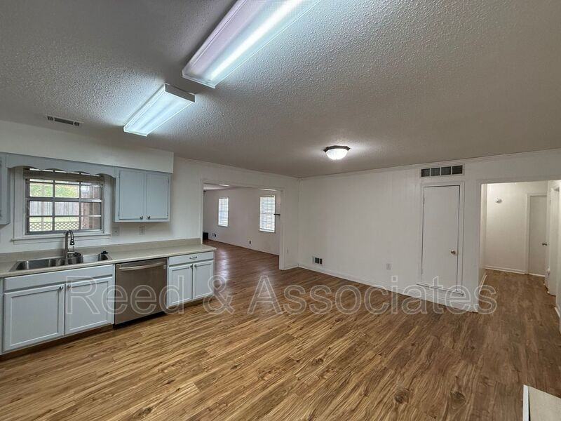 7179 Pam Dr - Photo 4 of 18