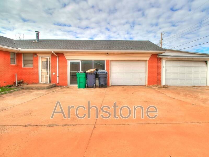 2945 Sw 54th St - Photo 5 of 7