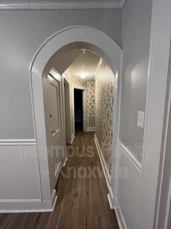 409 Durbin Dr - Photo 6 of 33