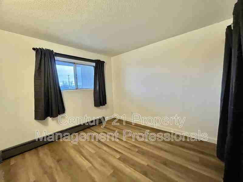 12708-90 Street Nw #309 - Photo 7 of 9