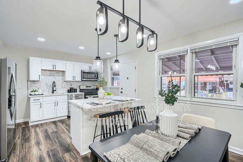 1221 Glenwood Ave - Photo 7 of 35