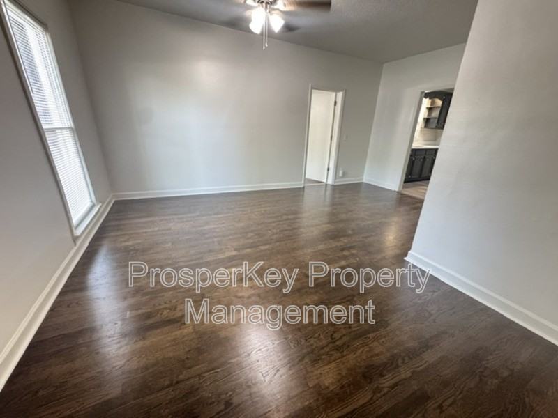 3915 Woodruff Rd - Photo 3 of 14