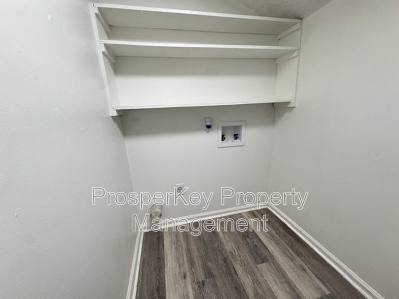 3915 Woodruff Rd - Photo 7 of 14