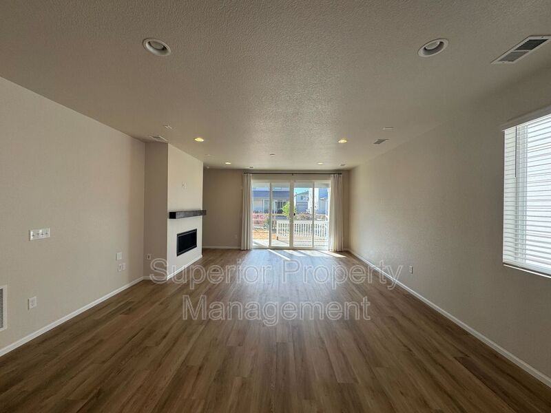 981 Sandhill St - Photo 5 of 17