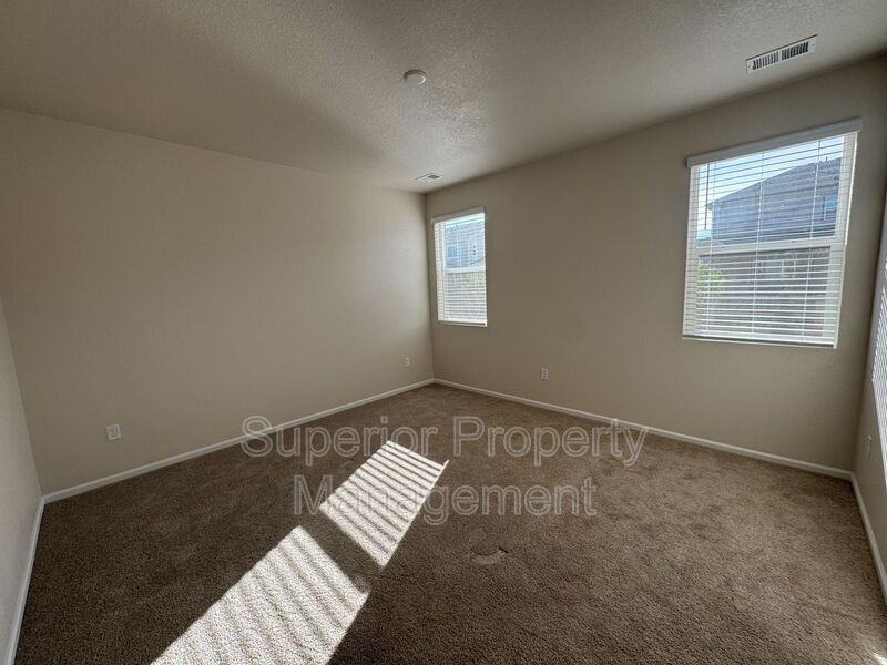 981 Sandhill St - Photo 7 of 17
