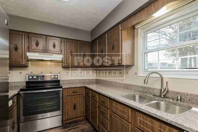 83 Villa Rd - Photo 5 of 10