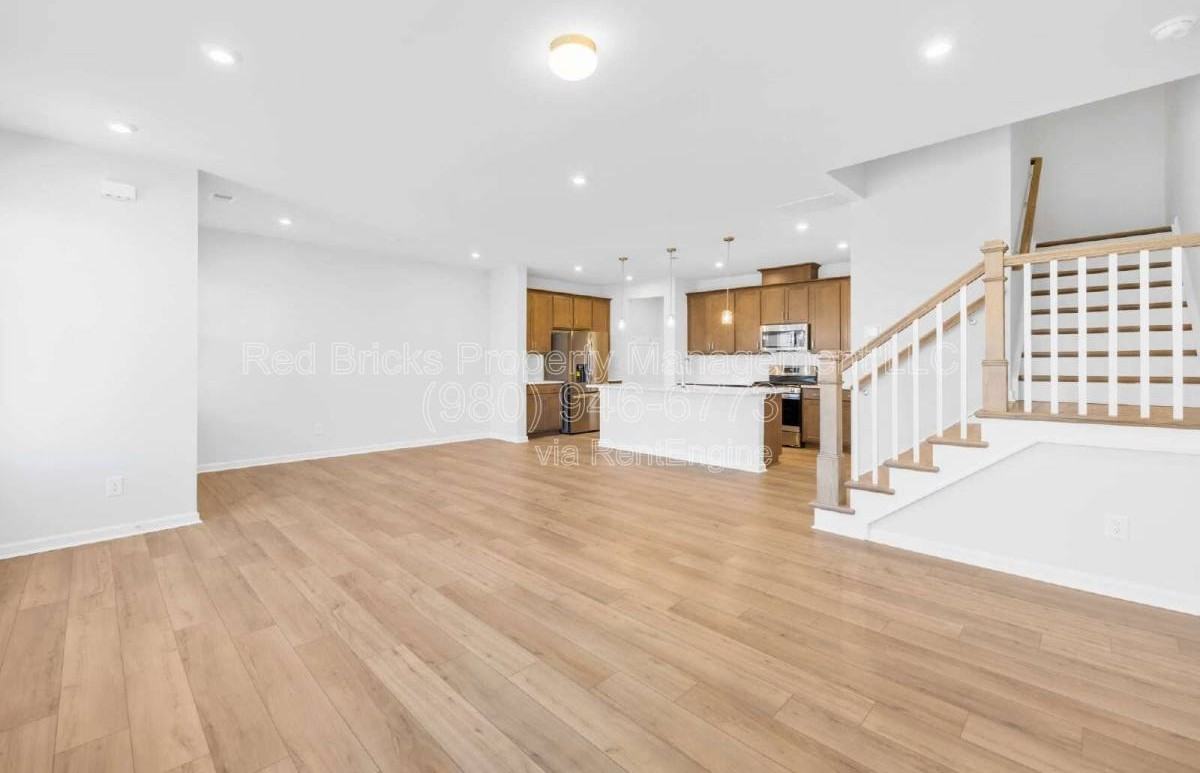 8924 Connover Hall Ave - Photo 7 of 10