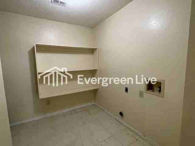 101 Viola Ct - Photo 7 of 9