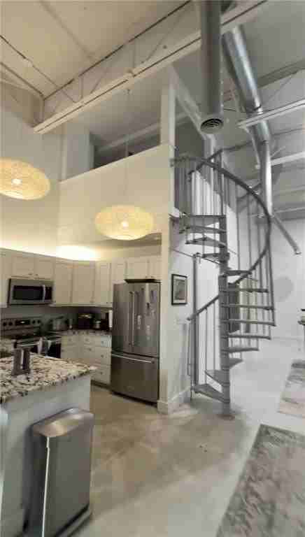 807 Field St Se - Photo 4 of 8