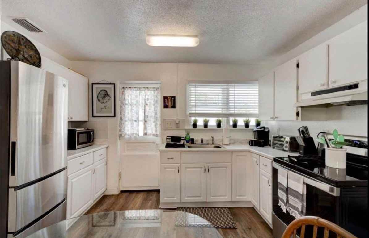 118 Pierce Ave - Photo 4 of 19