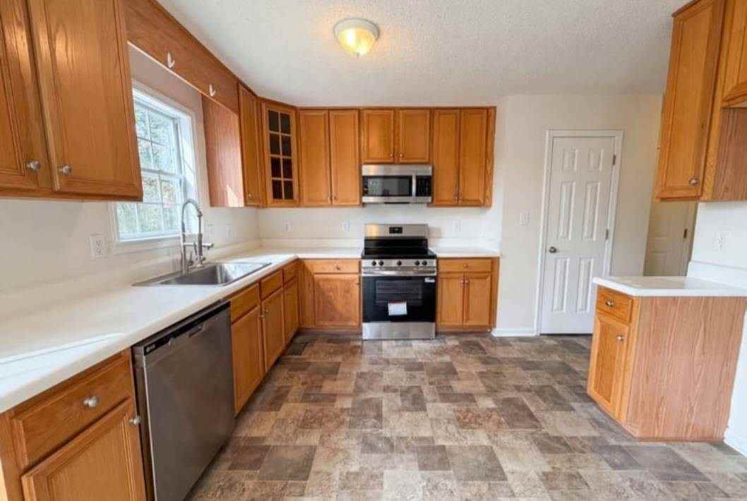 412 Black Forest Dr - Photo 2 of 17