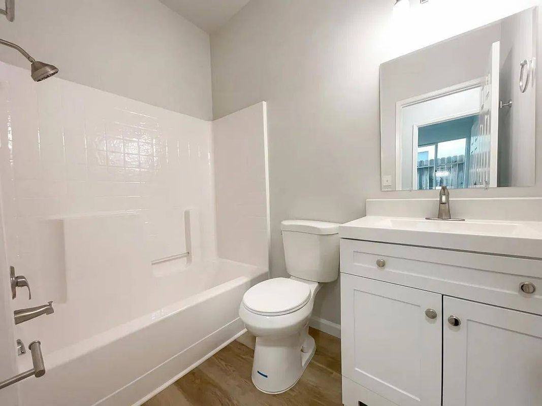 108 Austin Dr - Photo 2 of 13