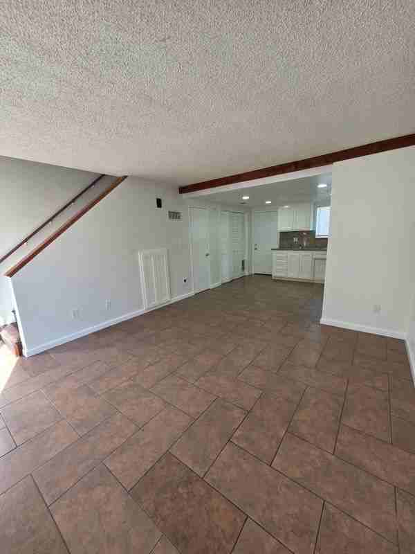 809 K St - Photo 3 of 19