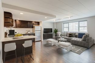 6119 N Kenmore Ave - Photo 1 of 1