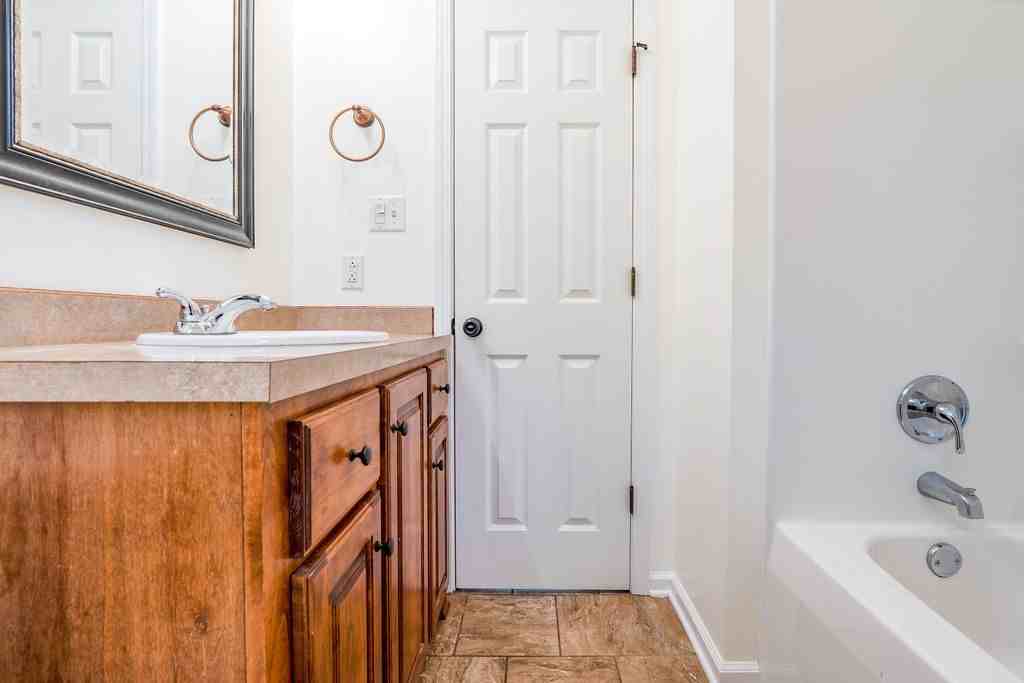 122 Sagewood Dr - Photo 3 of 27