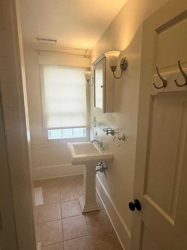 74 Jefferson St - Photo 4 of 19