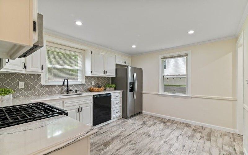 30 Meisel Ave - Photo 2 of 16