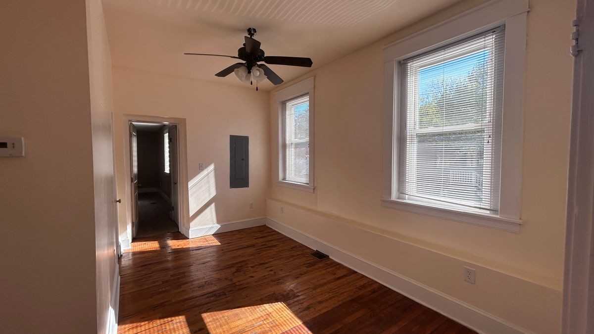 1216 Williamsburg Rd - Photo 2 of 4