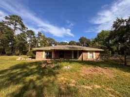 featured image of 15331 Lake Lamond Rd