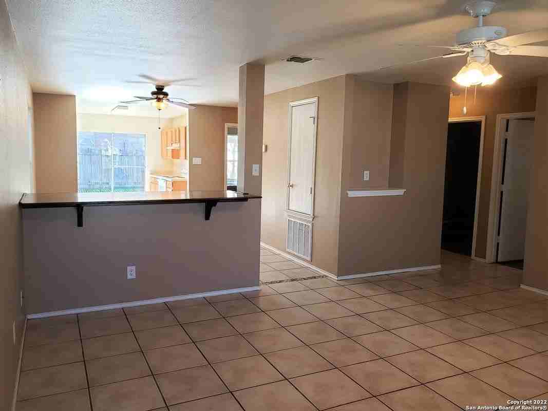 10622 Shaencrest - Photo 3 of 9