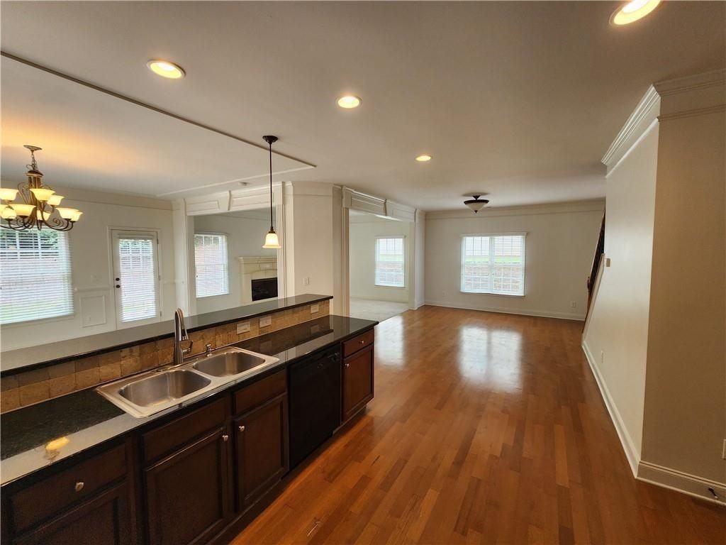 5430 Delmonte Dr - Photo 3 of 20