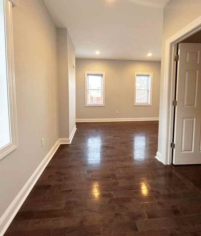 157 E Duval St - Photo 5 of 11