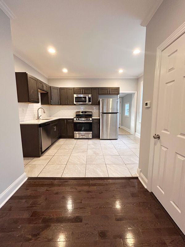 157 E Duval St - Photo 6 of 11