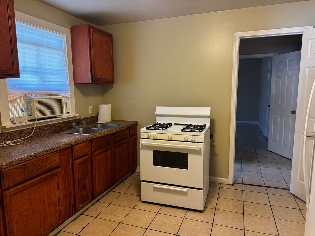 1620 S Lopez St - Photo 2 of 7