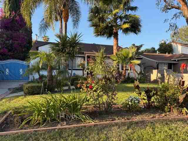 14843 Morrison St - Photo 2 of 7