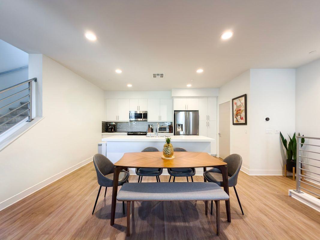 2111 N Cahuenga Blvd ##2