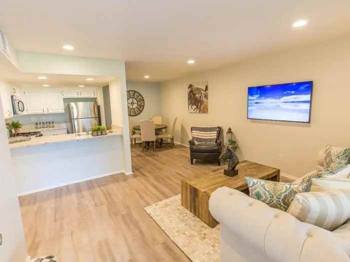 Victoria Woods - Photo 3 of 19