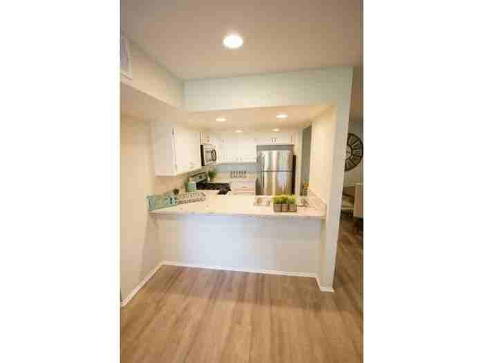 Victoria Woods - Photo 7 of 19