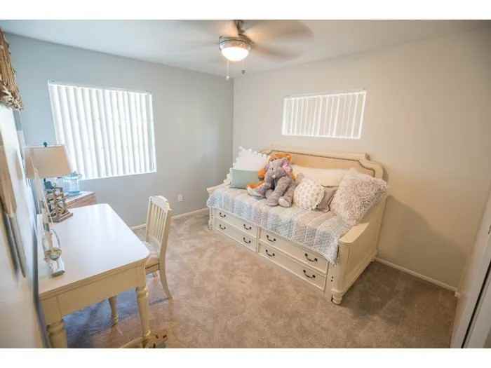 Victoria Woods - Photo 5 of 19