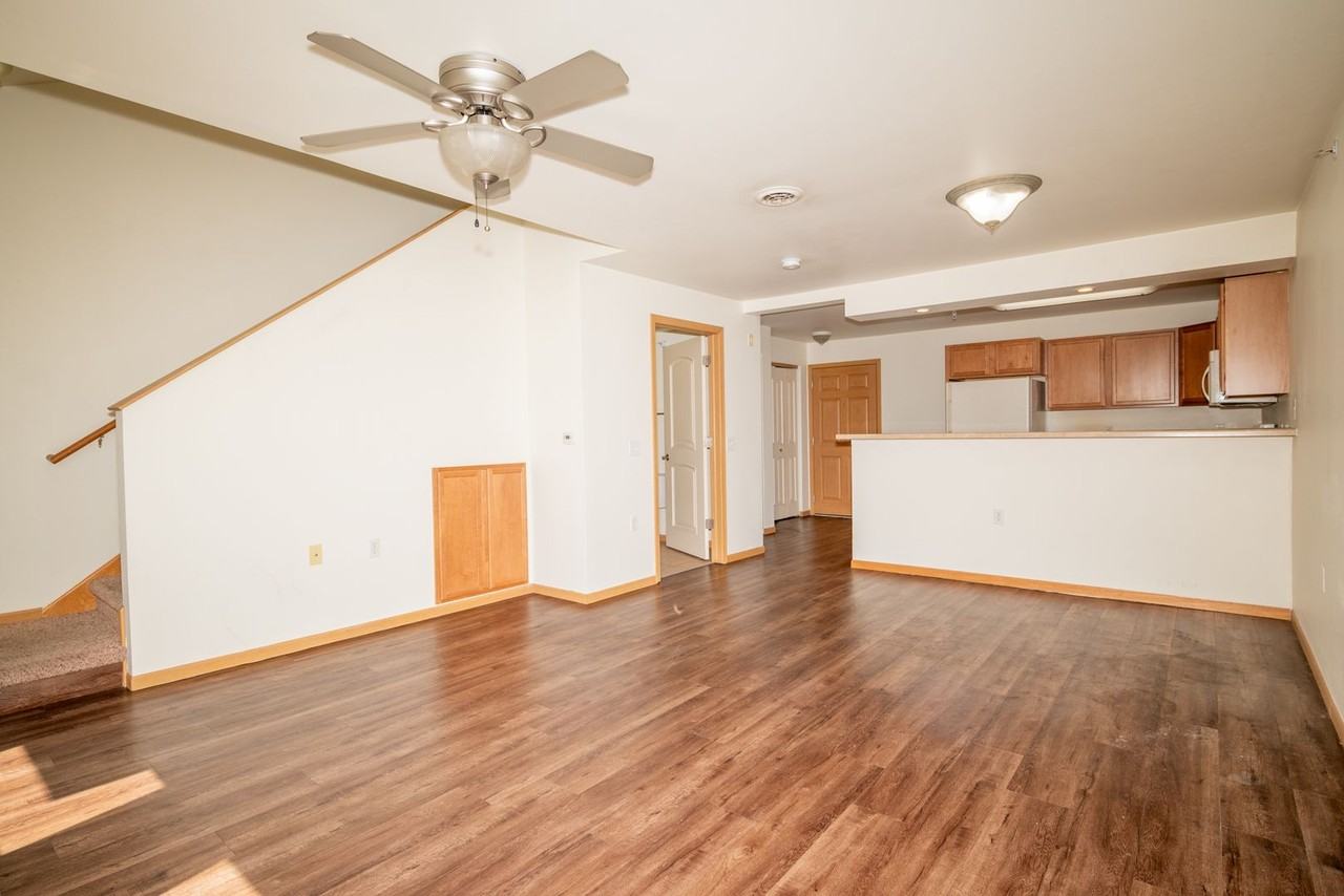 McComb Place Apartments - Photo 6 of 18