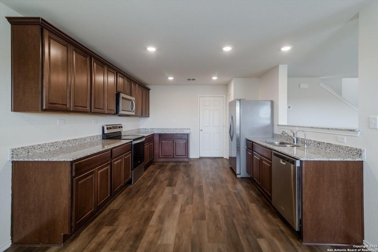 414 Retama Pass #1 - Photo 4 of 10