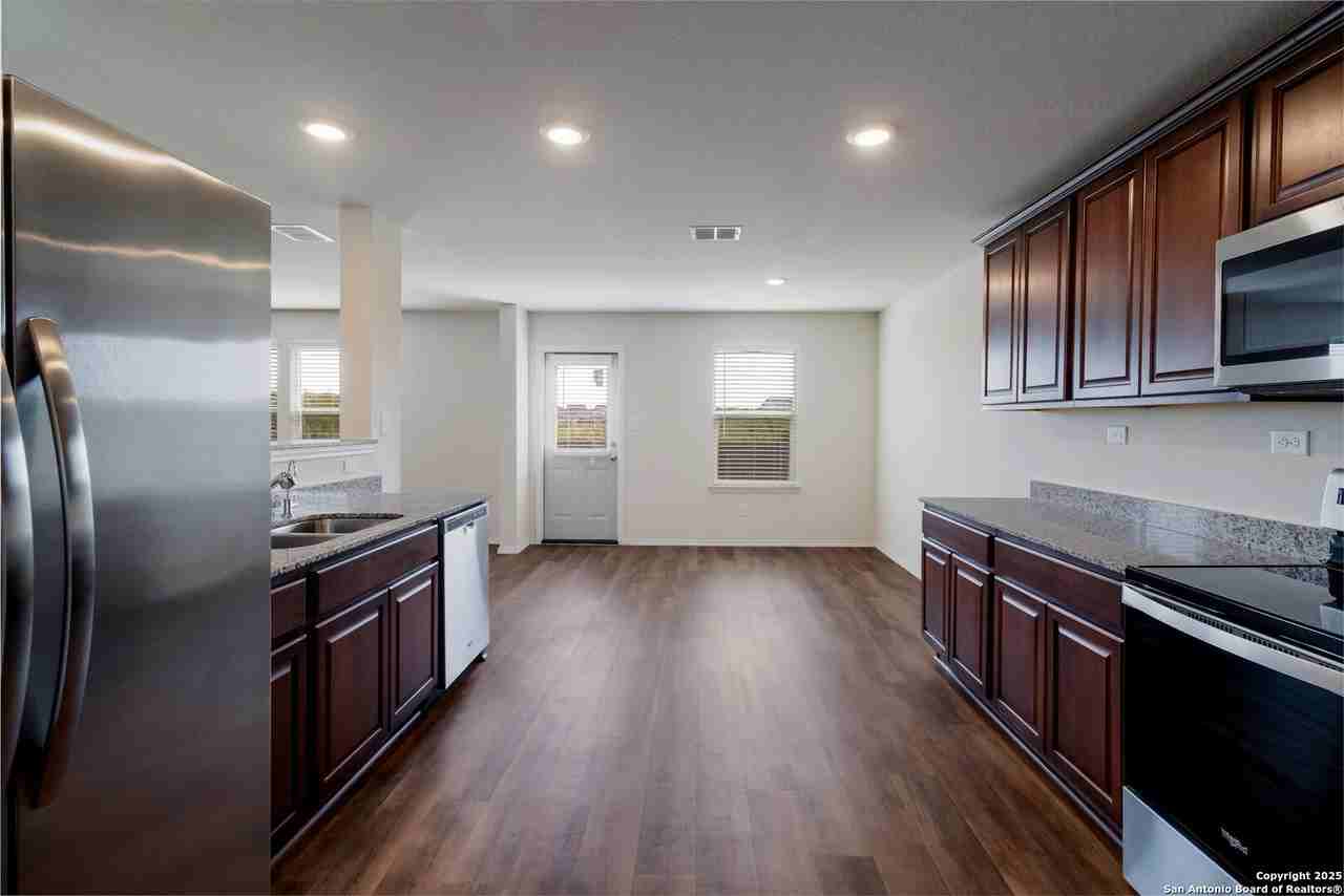 414 Retama Pass #1 - Photo 5 of 10