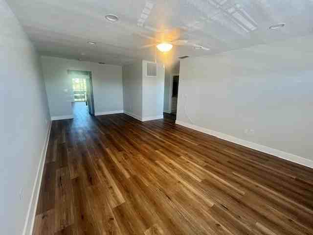 6080 80th Street North - 1Unit 301 #1 - Photo 5 of 17