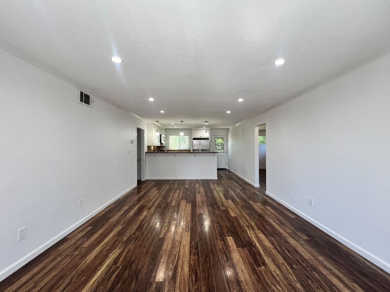 2154 Coronado Ave - Photo 4 of 24