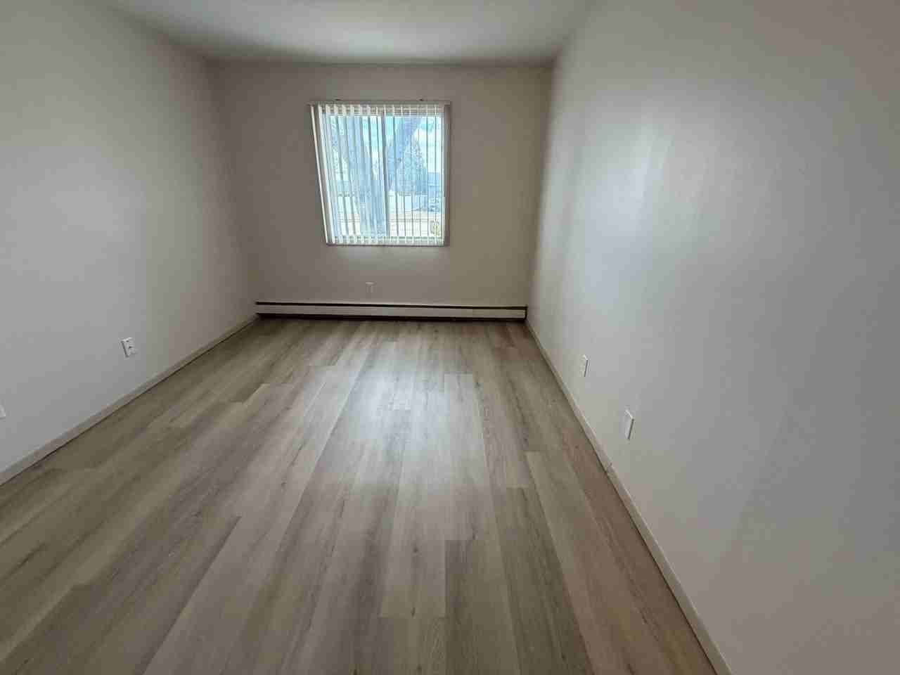 1670 Shawano Ave - Photo 6 of 34