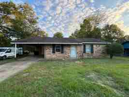 featured image of 117 Hayes Dr #1