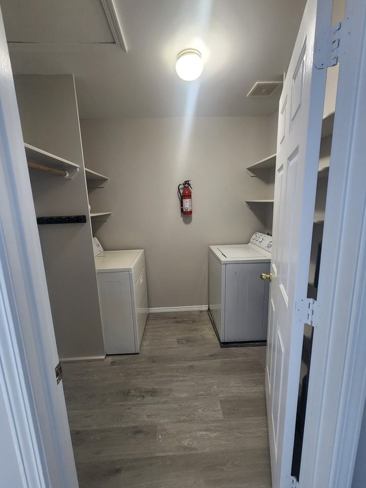 142 Sagebrush Ave #C - Photo 4 of 6