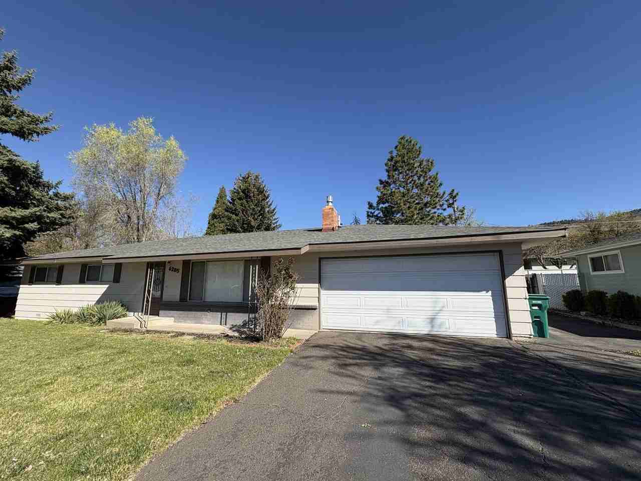 6285 Bryant Ave - Photo 2 of 26