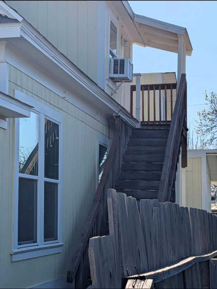 1139 Franklin St #3 - Photo 4 of 13