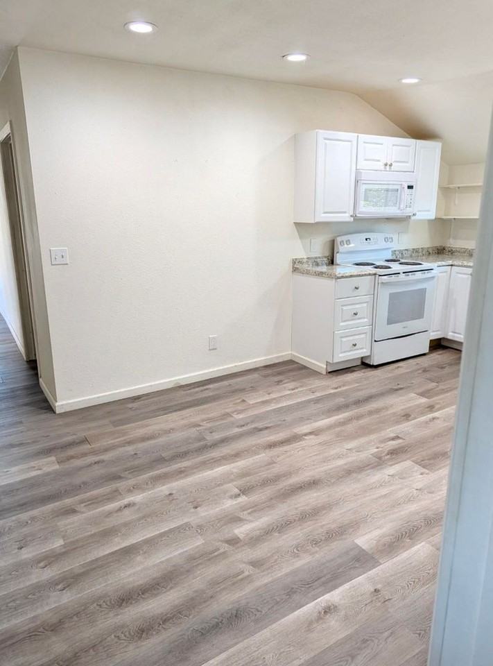 1139 Franklin St #3 - Photo 6 of 13