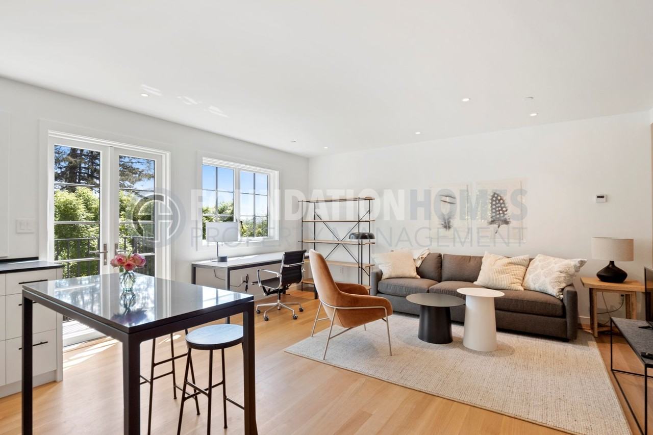 215A Molino Ave - Photo 2 of 16