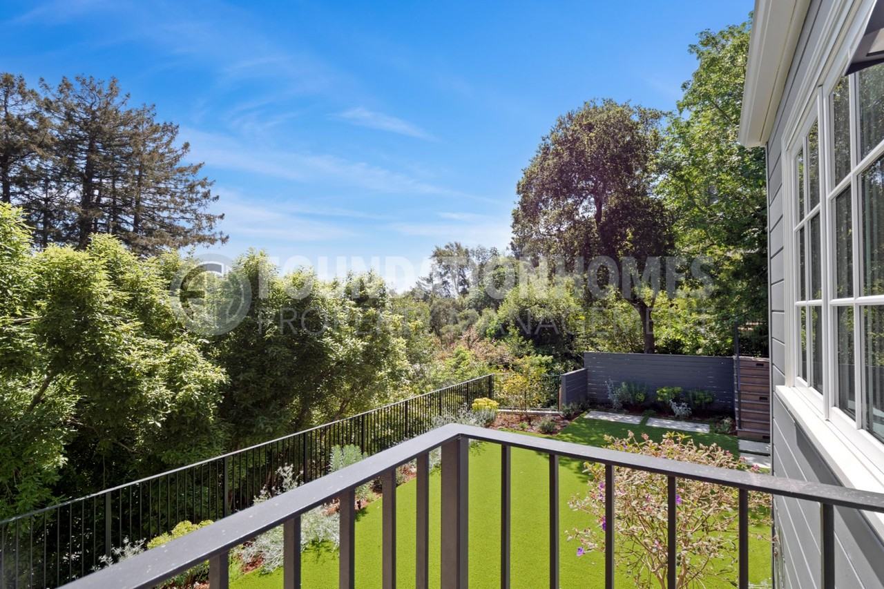 215A Molino Ave - Photo 7 of 16
