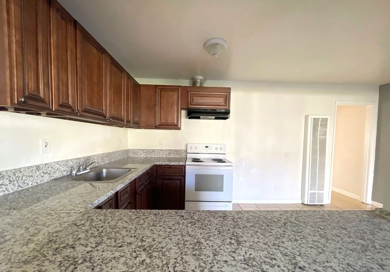 Pueblo Bonito Apartments - Photo 7 of 31