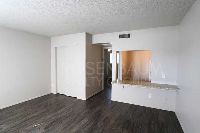 9230 N 6th St #9 - Photo 5 of 11