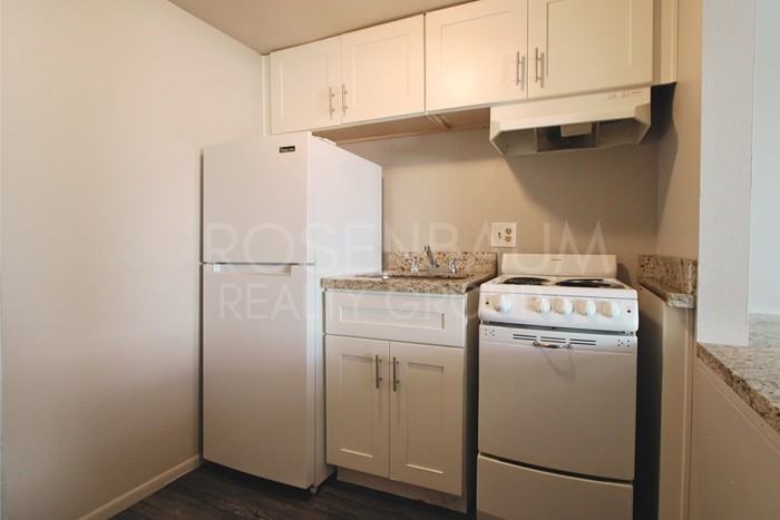 9230 N 6th St #9 - Photo 6 of 11